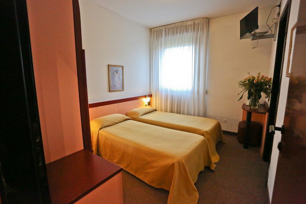 Hotel Due Ragni Вилорба Екстериор снимка