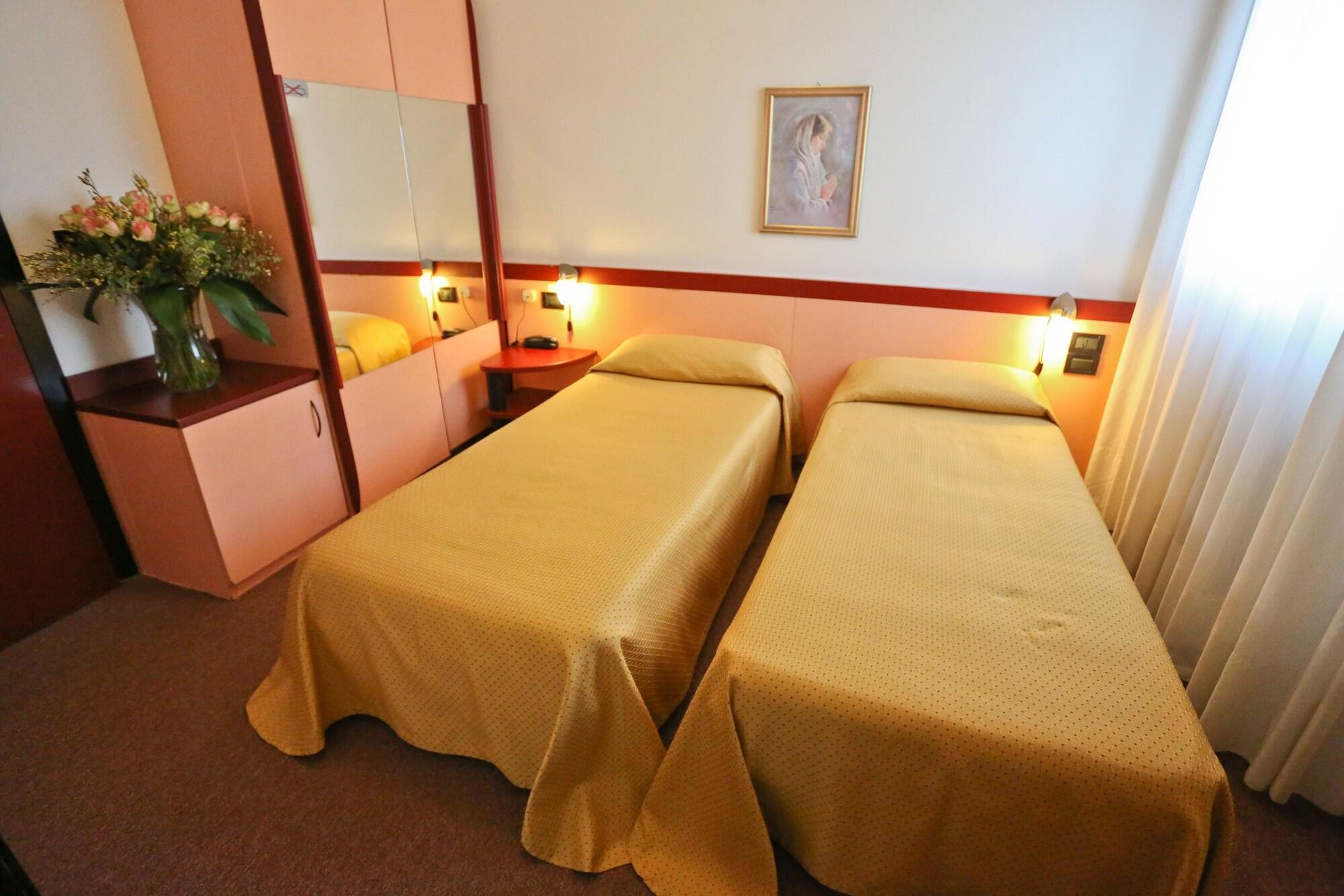 Hotel Due Ragni Вилорба Екстериор снимка