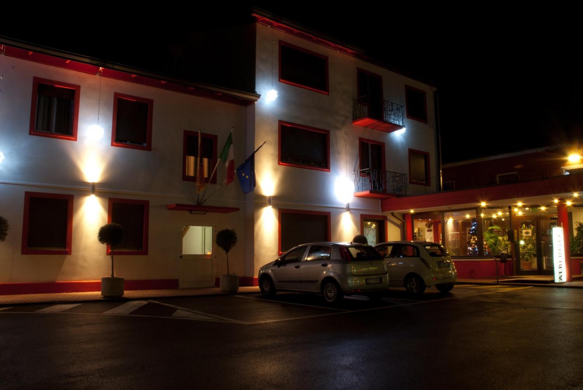 Hotel Due Ragni Вилорба Екстериор снимка